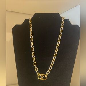 Elegant Gold-Tone Chain Necklace